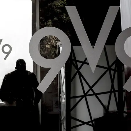 ホテル V99