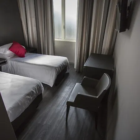 Hotel V99 Rome