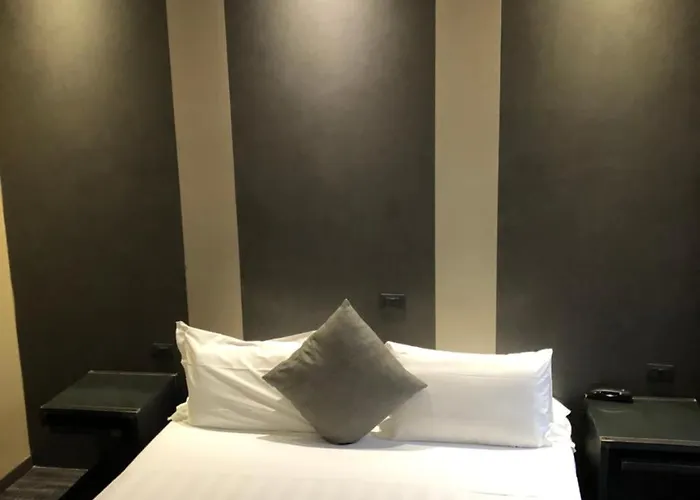 Hotel V99 Rome