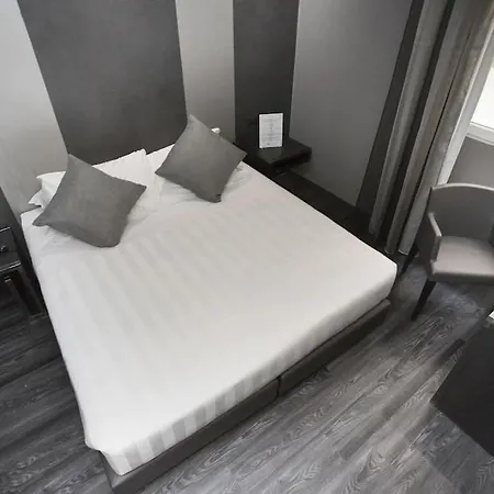 V99 酒店 罗马