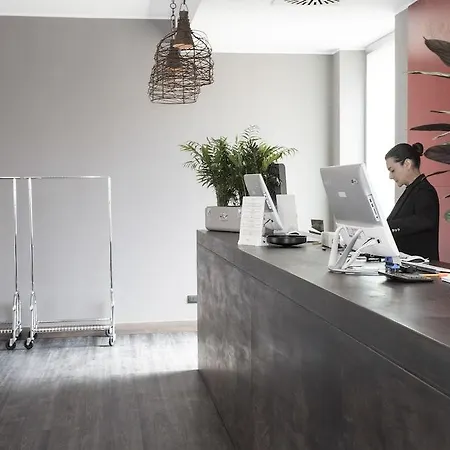 V99 Ξενοδοχείο